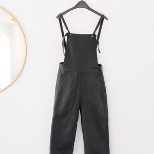 Loup knot overalls